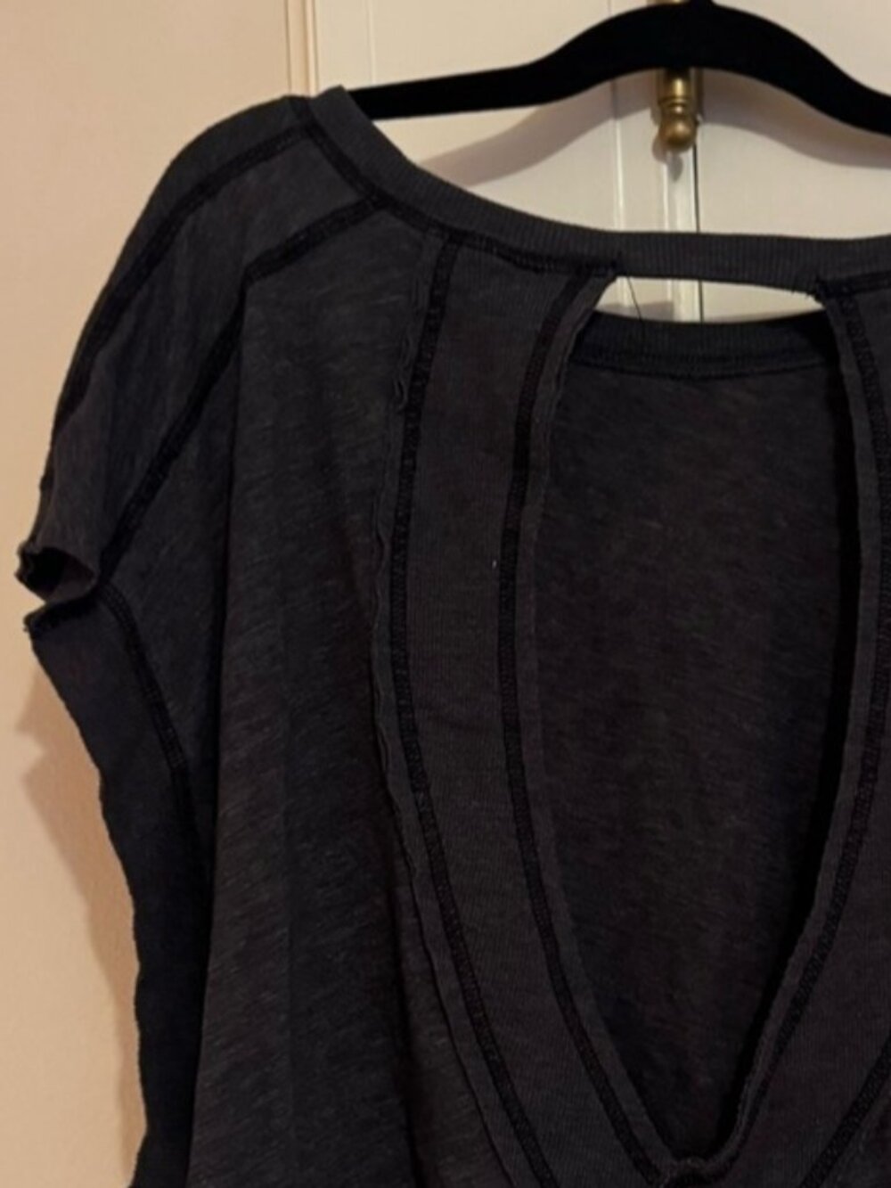 short Sleeve Boxy Tee in Charcoal💙 - Picture 3 of 3
